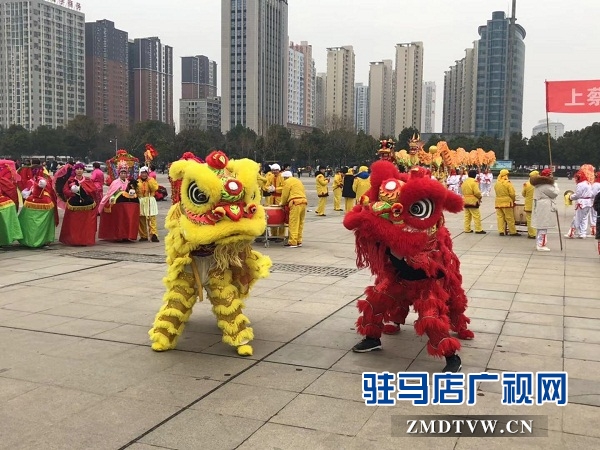 東高派出所陪您看駐馬店市民間藝術(shù)展演