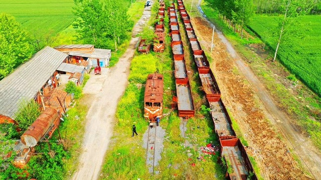 ?？康能囌尽昴峡h老君廟火車站，這里曾經(jīng)是一處重要的車站，人流量、貨運量都非常大。