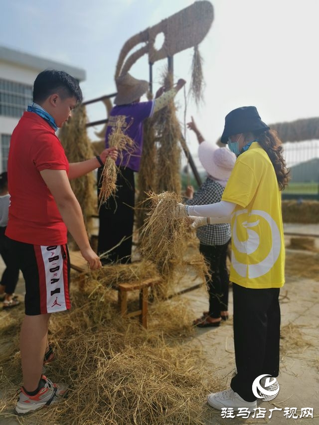 黃淮學(xué)院藝術(shù)設(shè)計學(xué)院:在鄉(xiāng)村振興的大地上唱響青春之歌