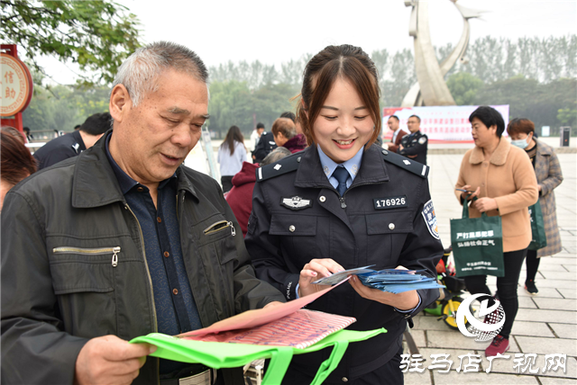 平輿縣公安局組織開展平安建設(shè)暨掃黑除惡集中宣傳活動(dòng)