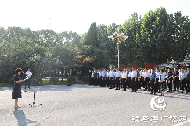 泌陽(yáng)縣委組織開展“金秋助學(xué)”活動(dòng)捐款儀式