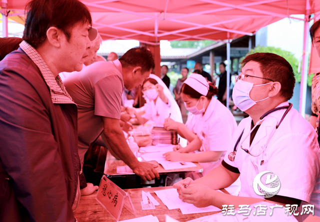 正陽縣第一醫(yī)療健康服務(wù)集團(tuán)慢病管理中心開展大型義診活動(dòng)